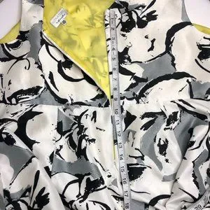 Dewdrop Mini robe noire et blanche avec nœud surdimentionné – Club L London - FR